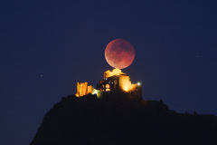 Eclissi di Luna del 07/09/2025 sopra la Sacra di San Michele